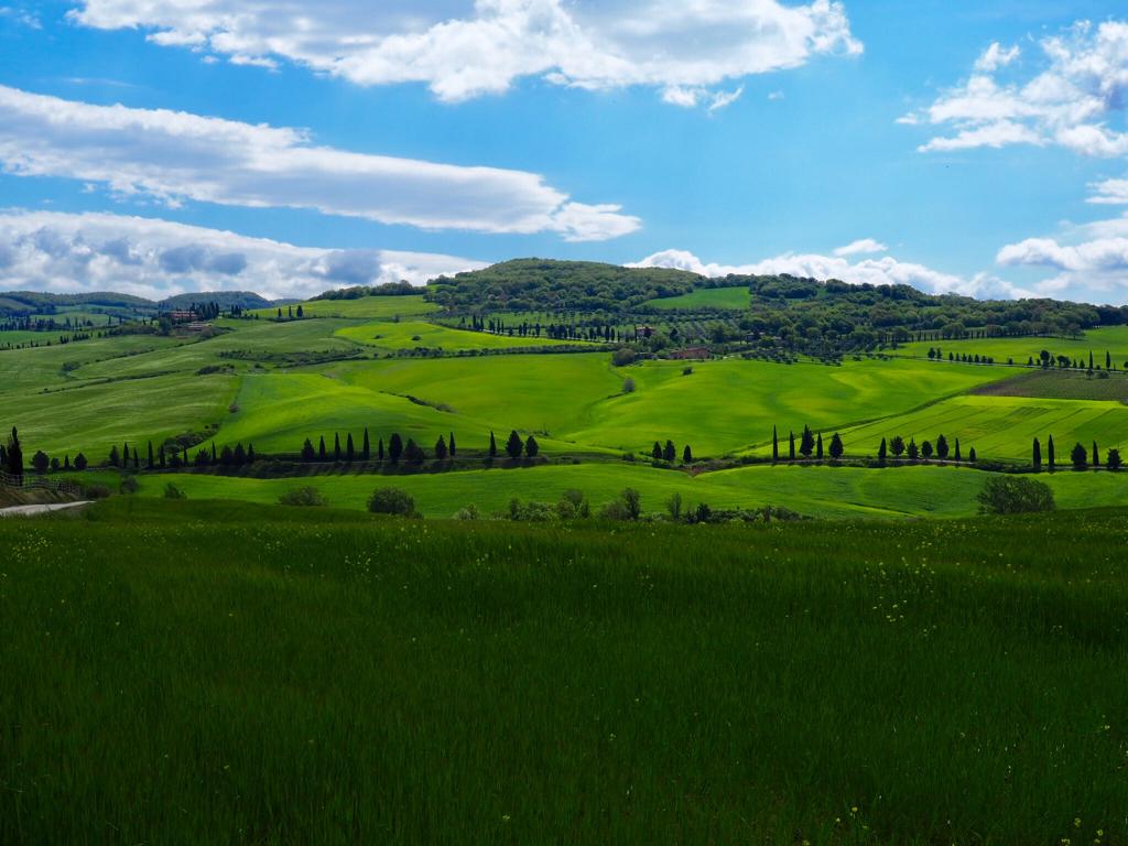 Matkat Toscanaan Italiassa - opastetut patikointi ja pyoraily matkat