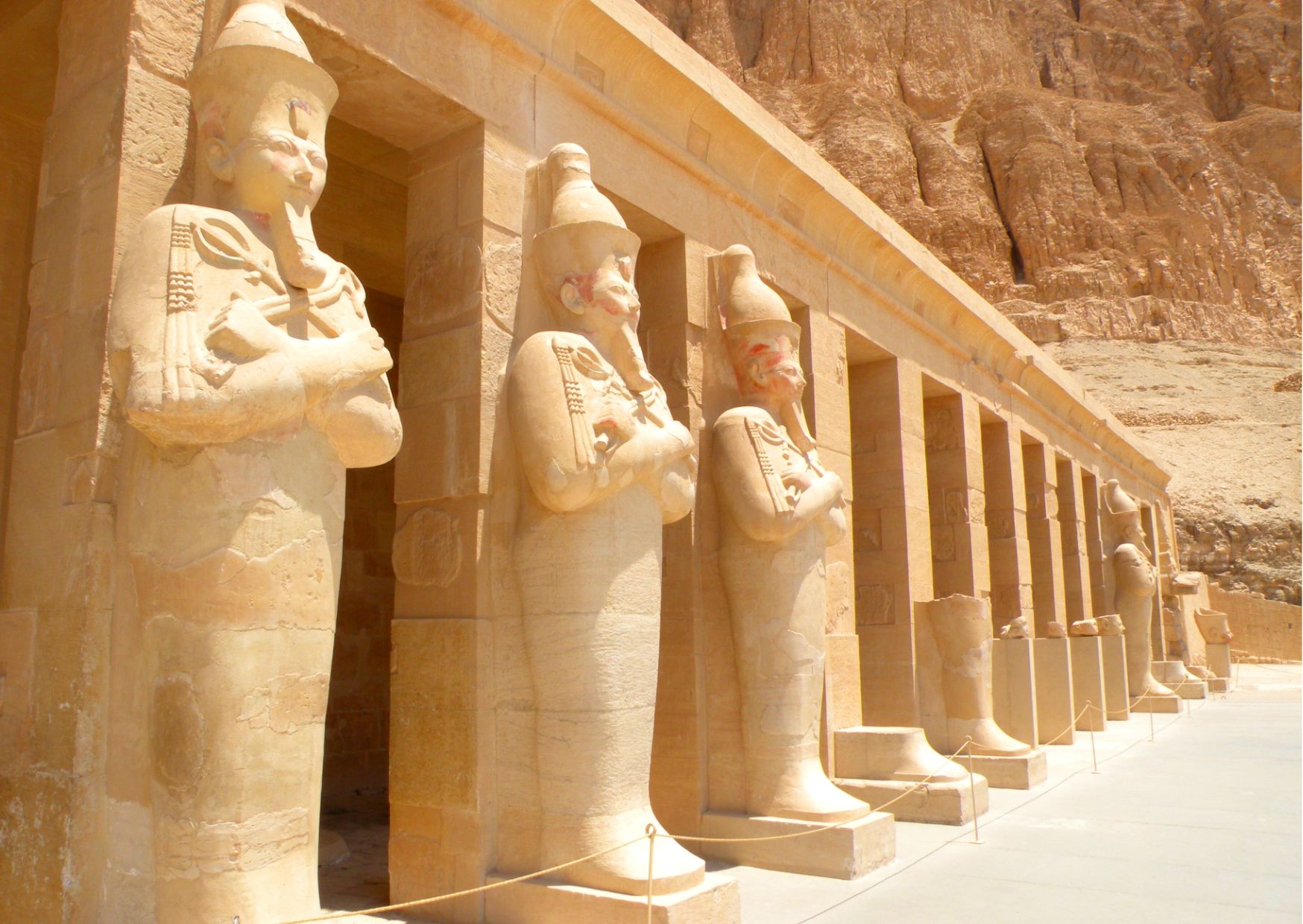Kuningatar Hatshepsutin temppeli Luxorissa