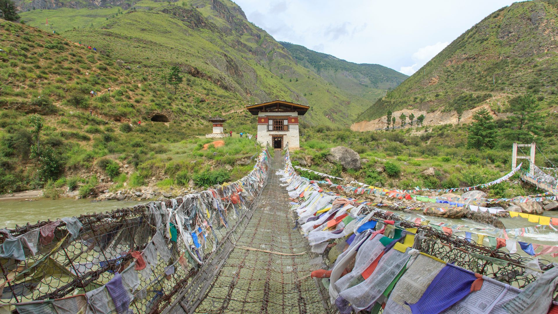 Räätälöity matka - Bhutanin kiertomatka - maailman onnellisin maa matkat