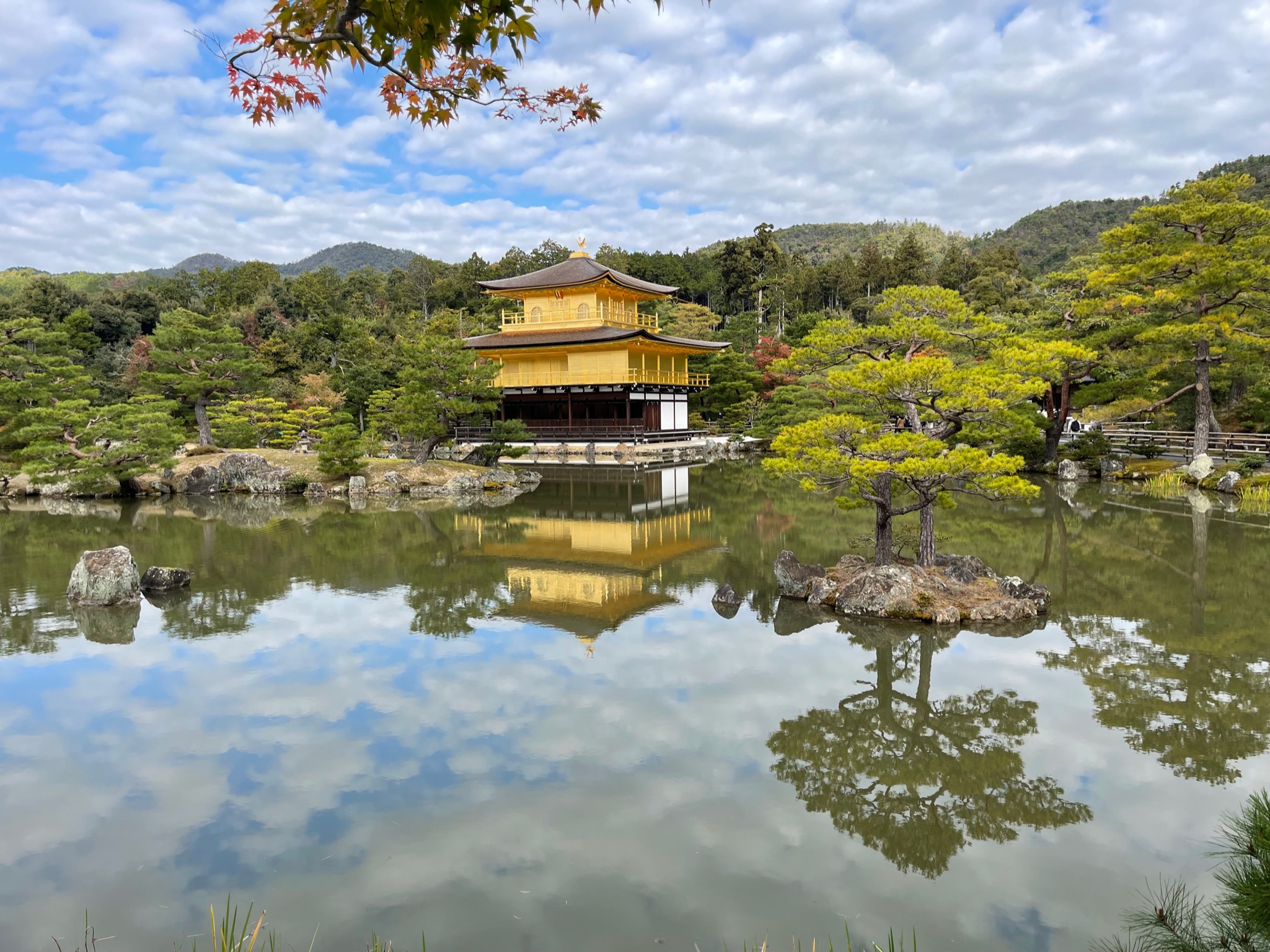 Japanin matkat Kyoton kultainen temppeli 