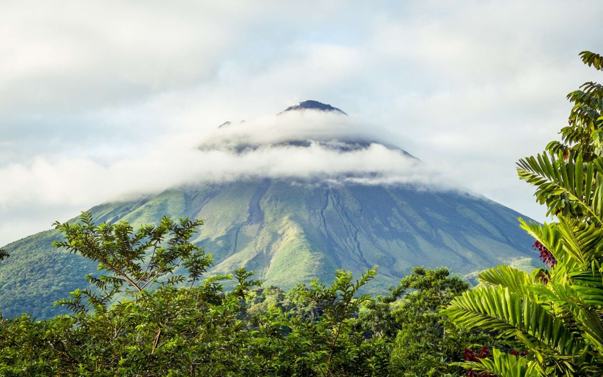 arenal volcano