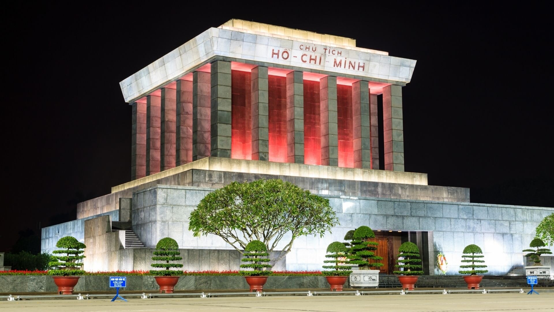 Vietnam-matkat-hanoi-hcm-mausoleumi