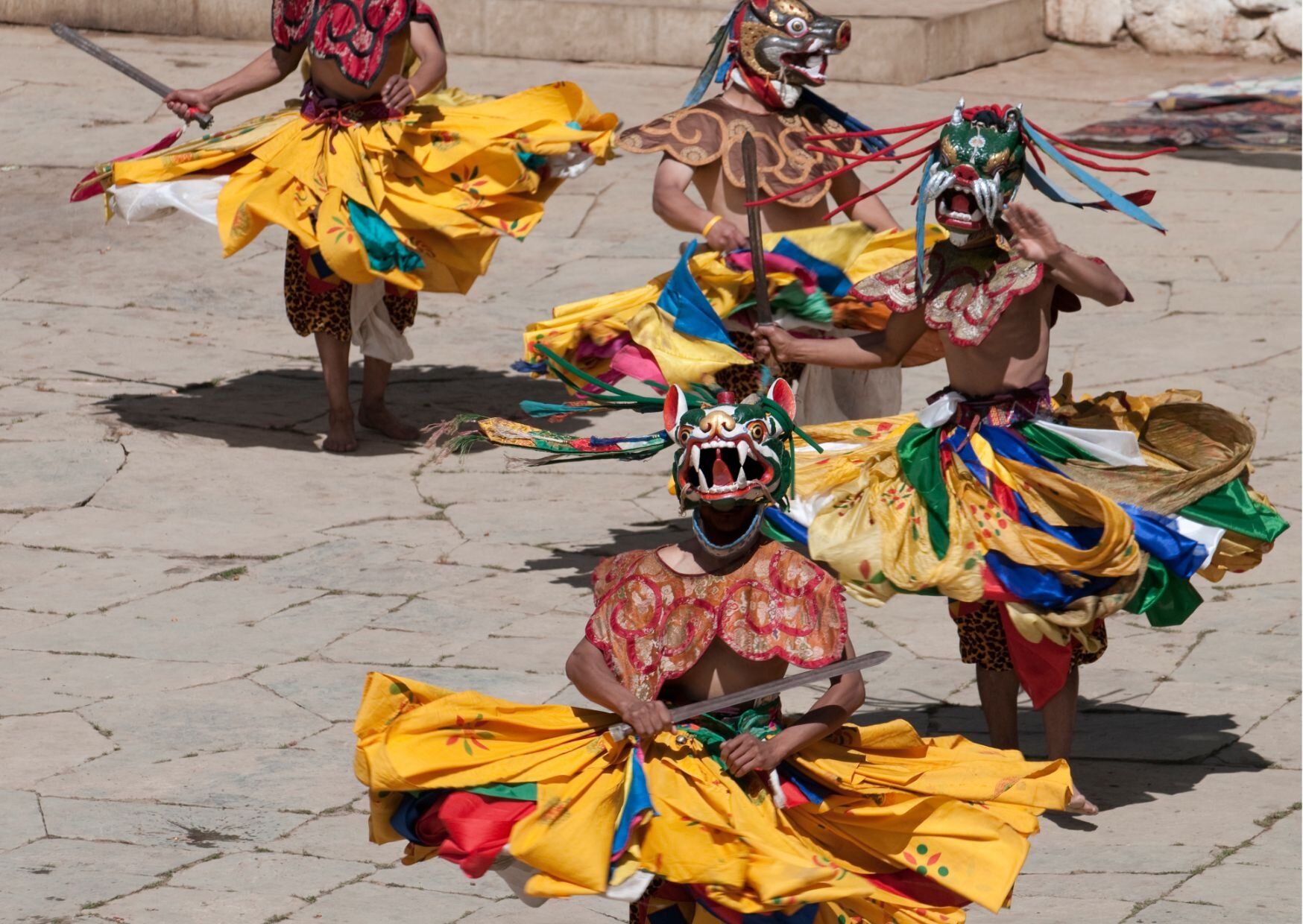 Bhutan-dancers (1)